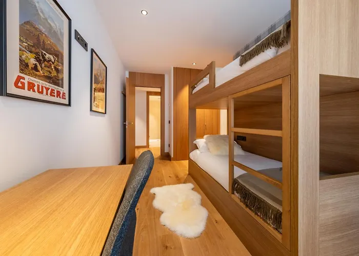 Isard Homes & Spa By Select Rentals