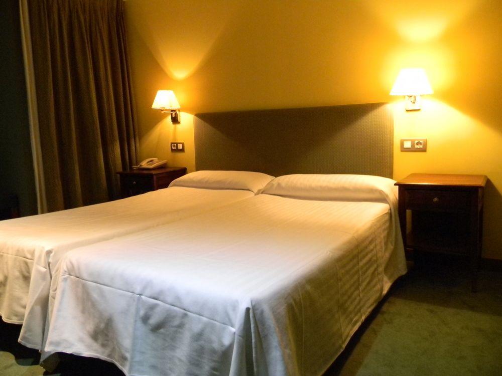 Aston Hotel