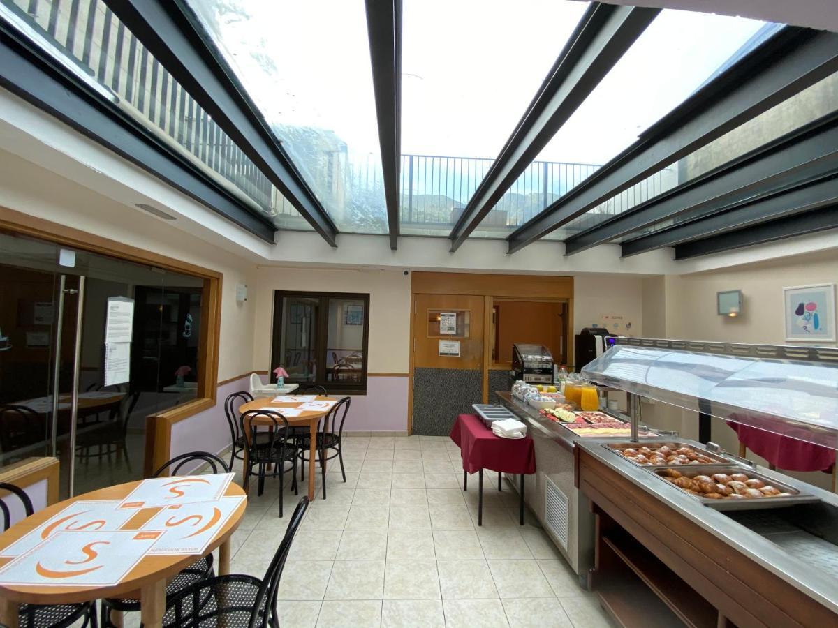 Somriu M28 Hotel Andorra la Vieja