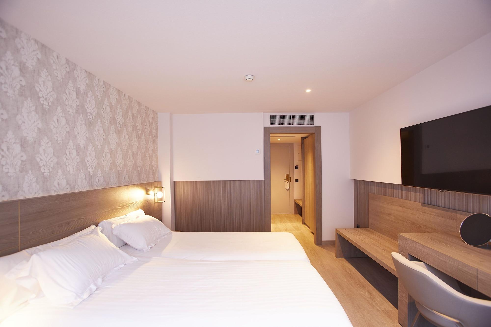 Hotel Grand Plaza & Wellness 5*