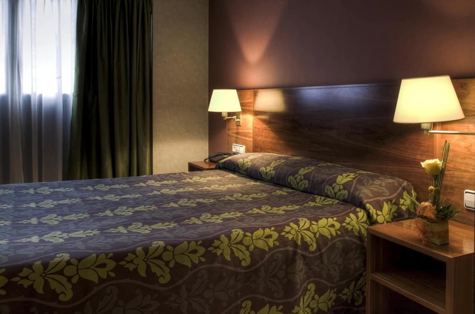 Zenit Diplomatic Hotel 4*