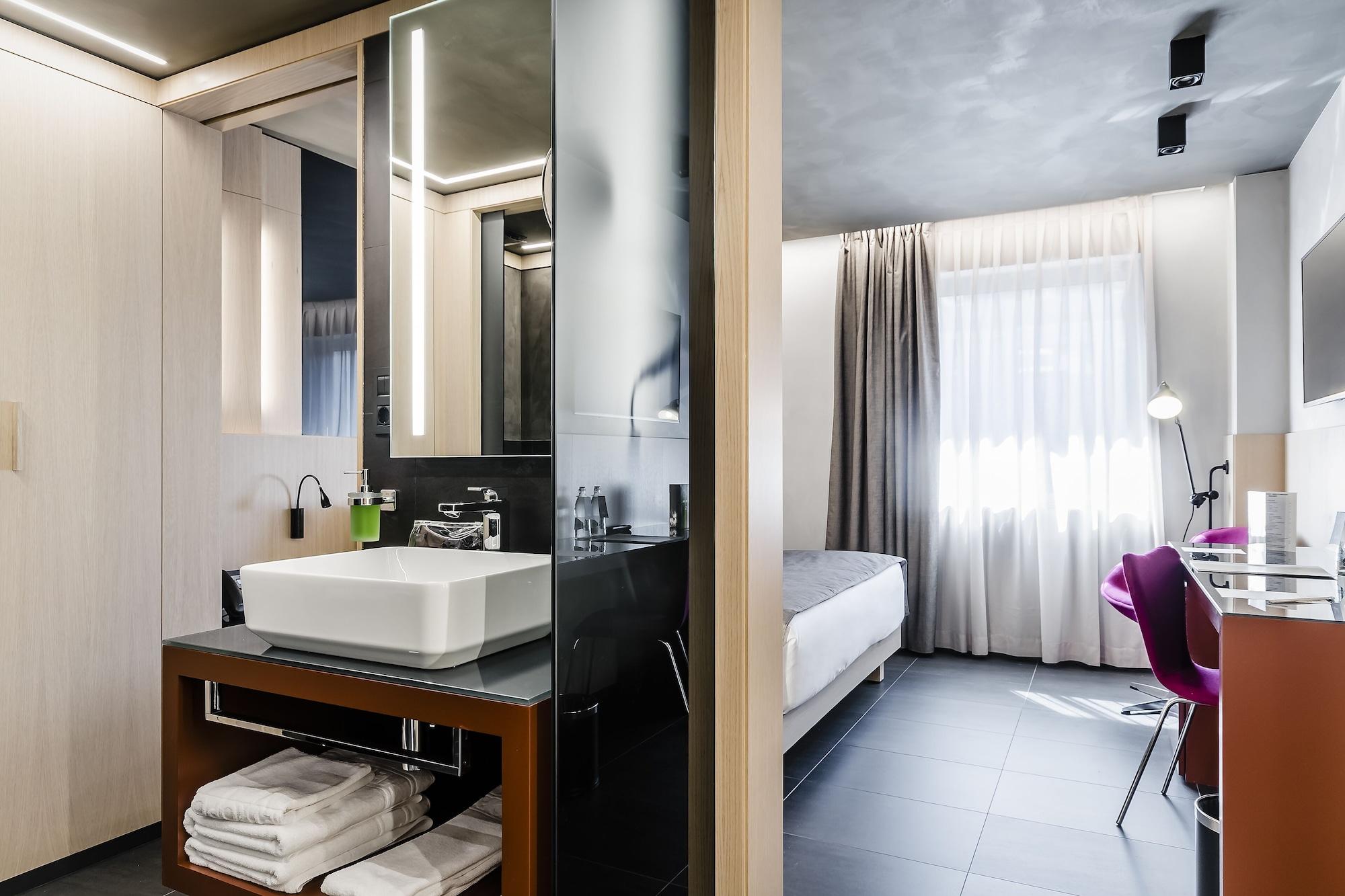 Metropolis 4*