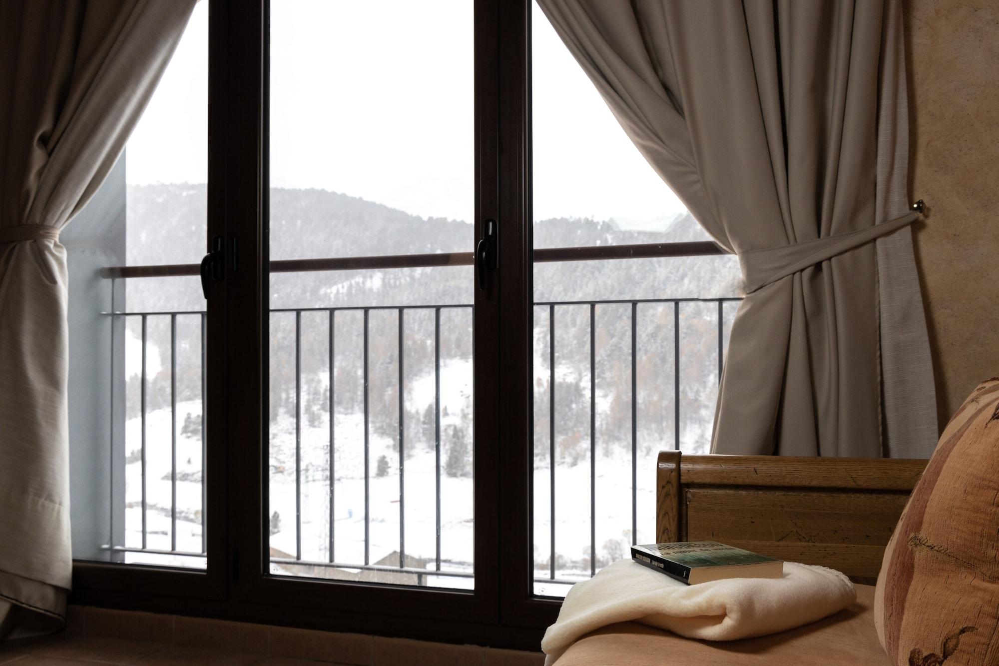 Apartaments Turistics Els Llacs * Bordes d'Envalira