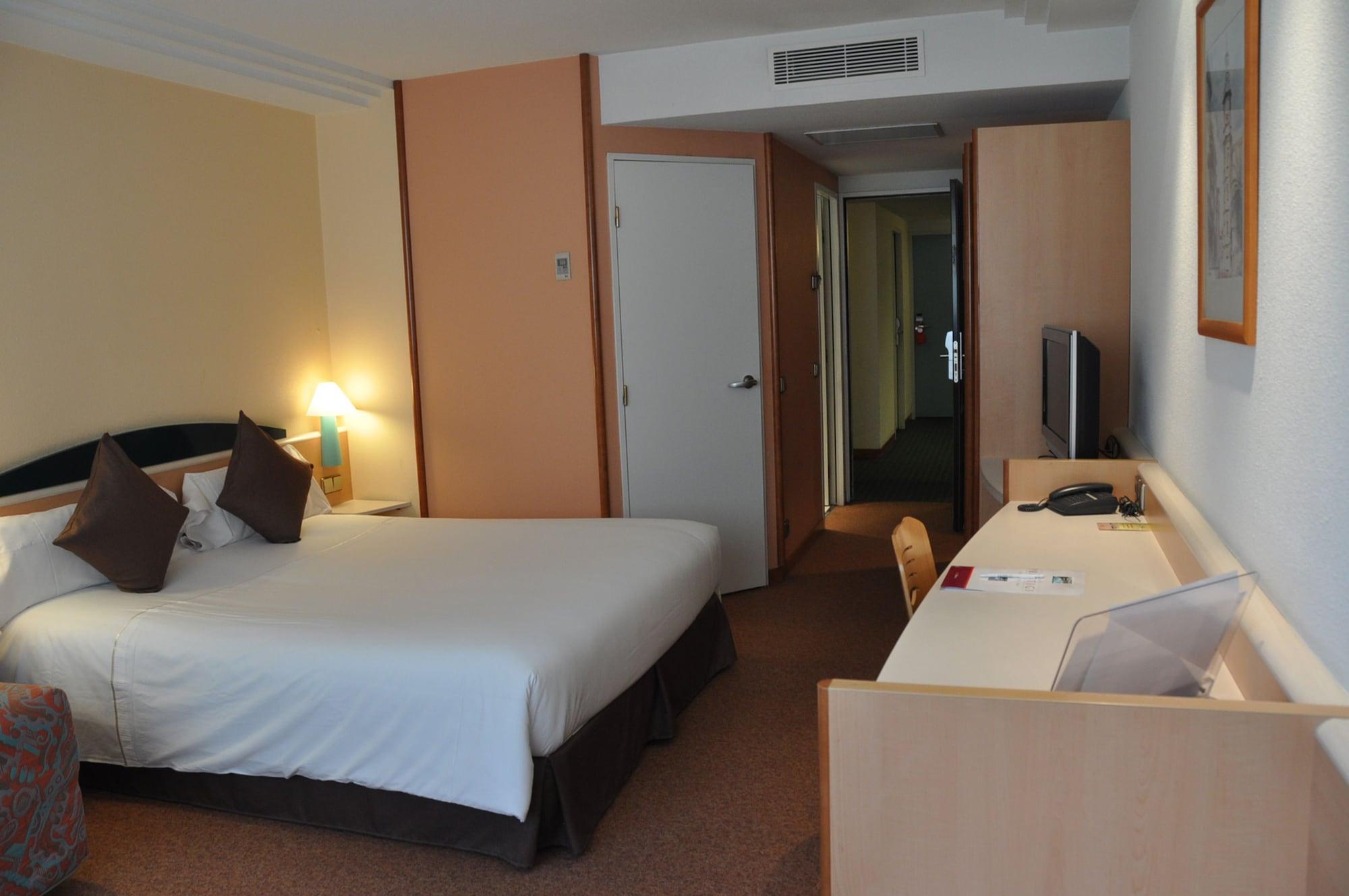 Tropical Hotel