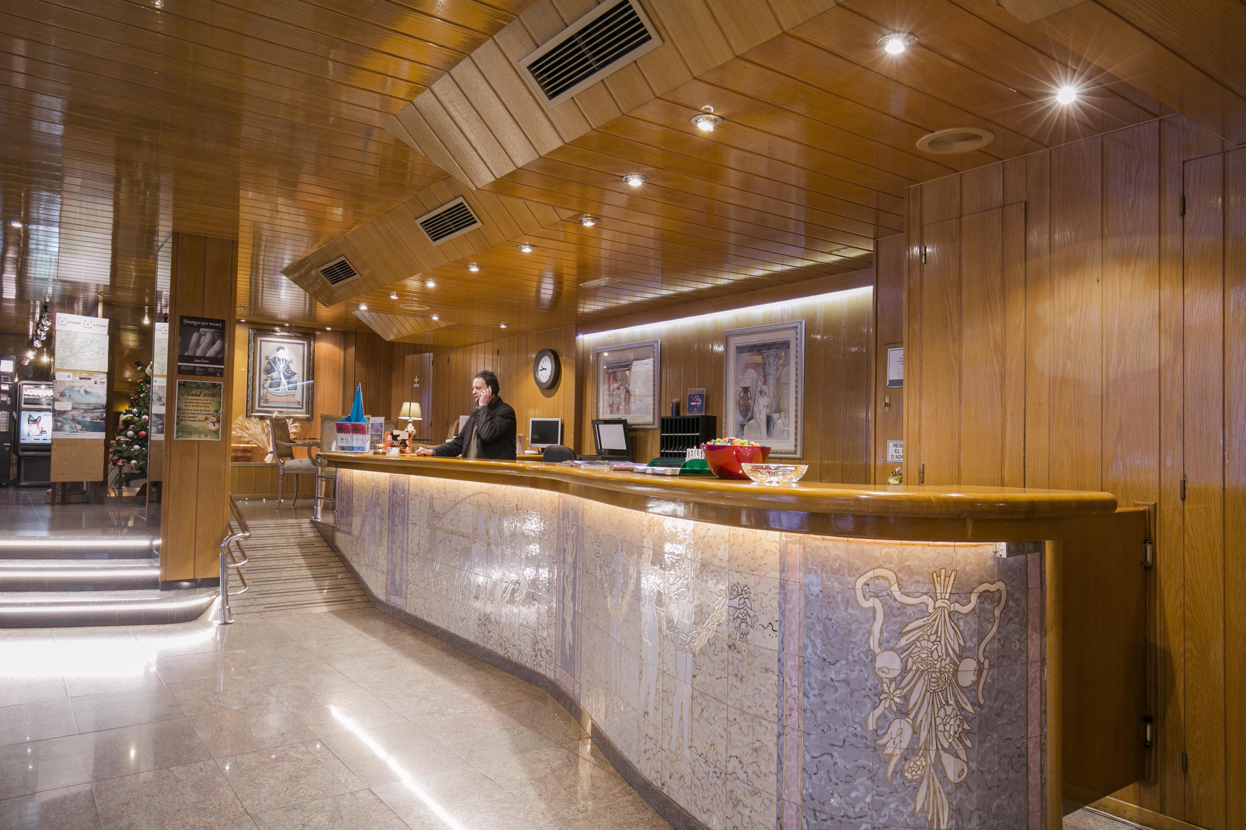 Yomo Imperial Hotel 3*