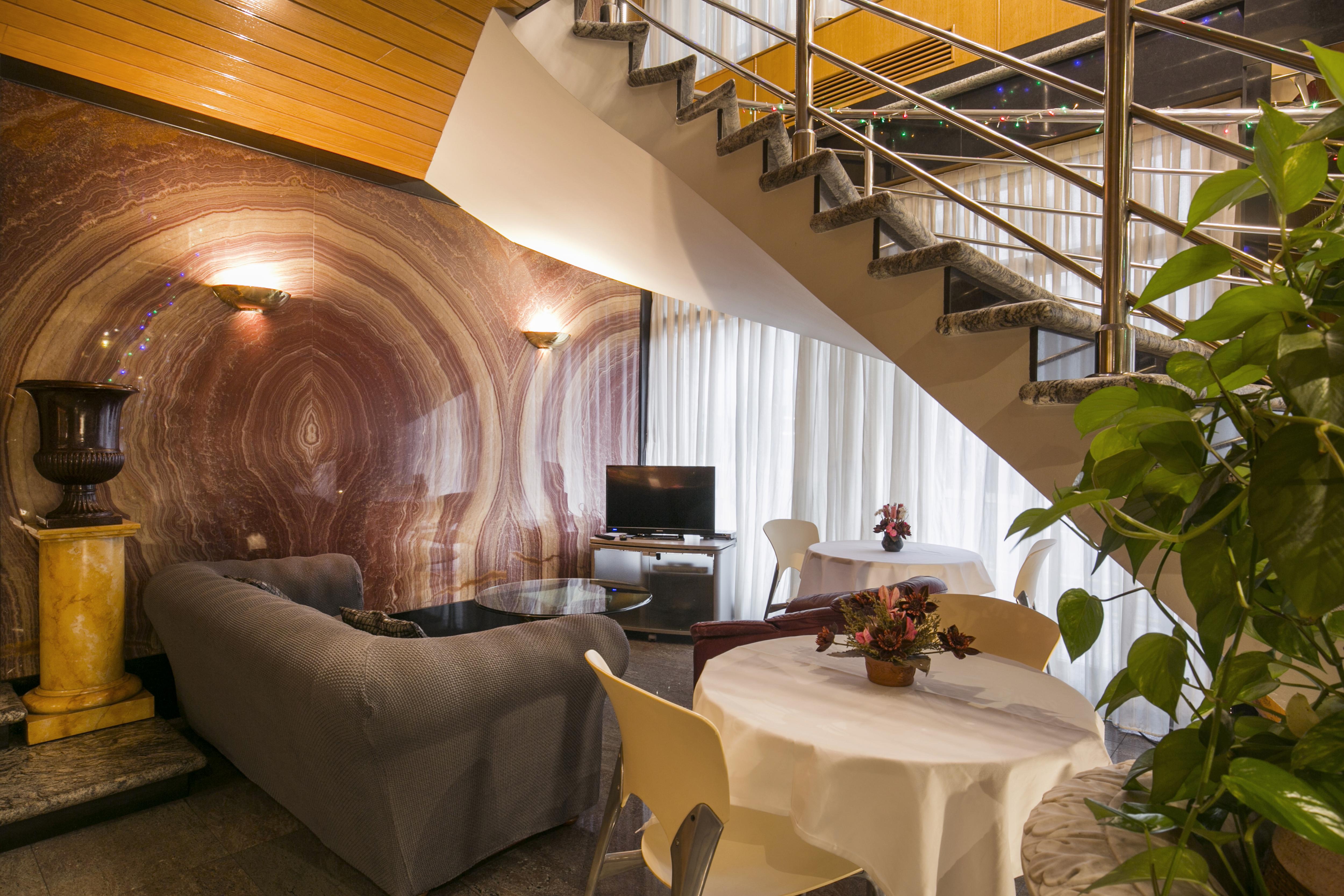 Yomo Imperial Hotel 3*
