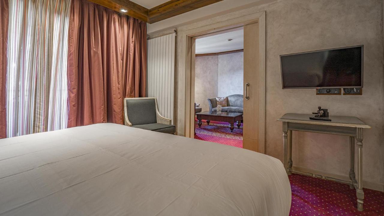 Roc Blanc & Hotel Andorra la Vella