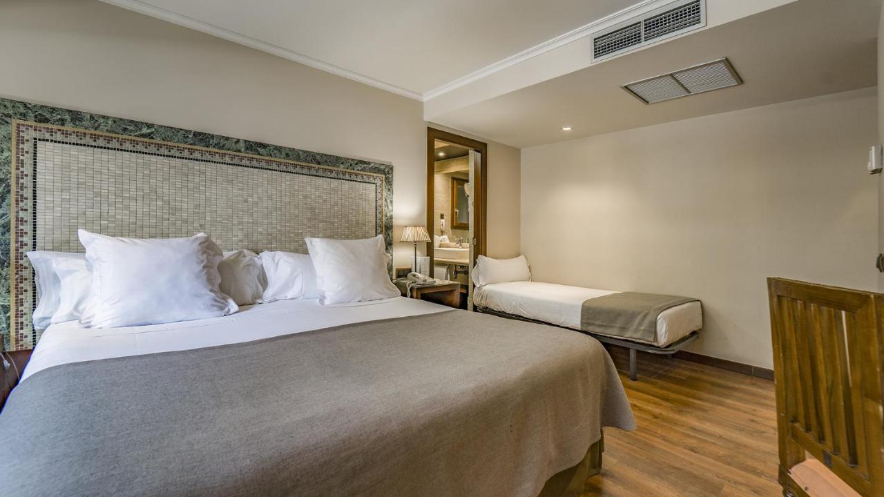 Hotel Roc Blanc & 4*