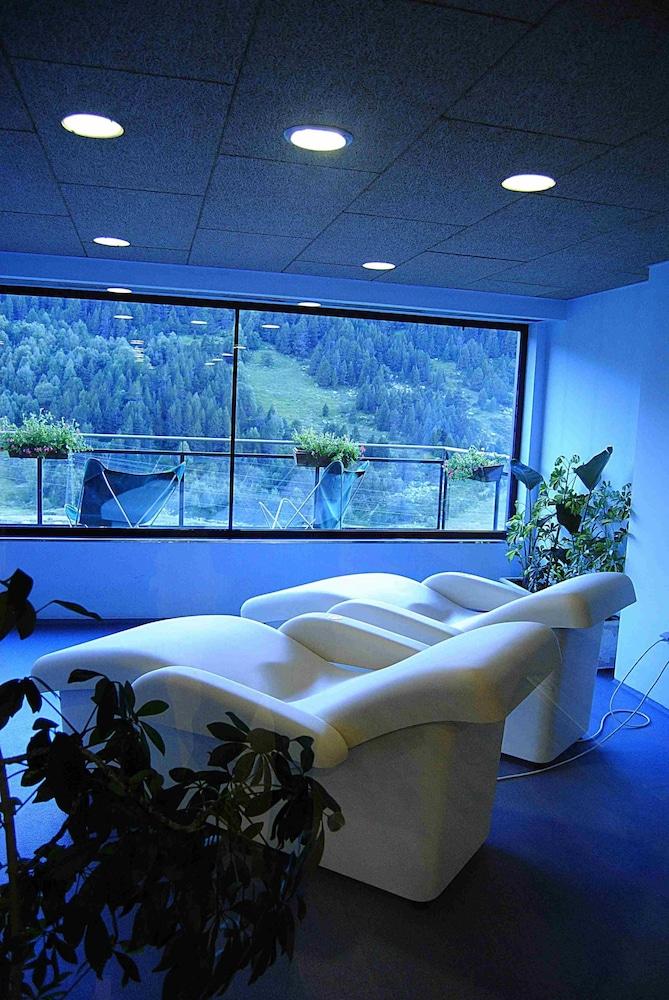 Apartaments Turistics Els Llacs * Bordes d'Envalira