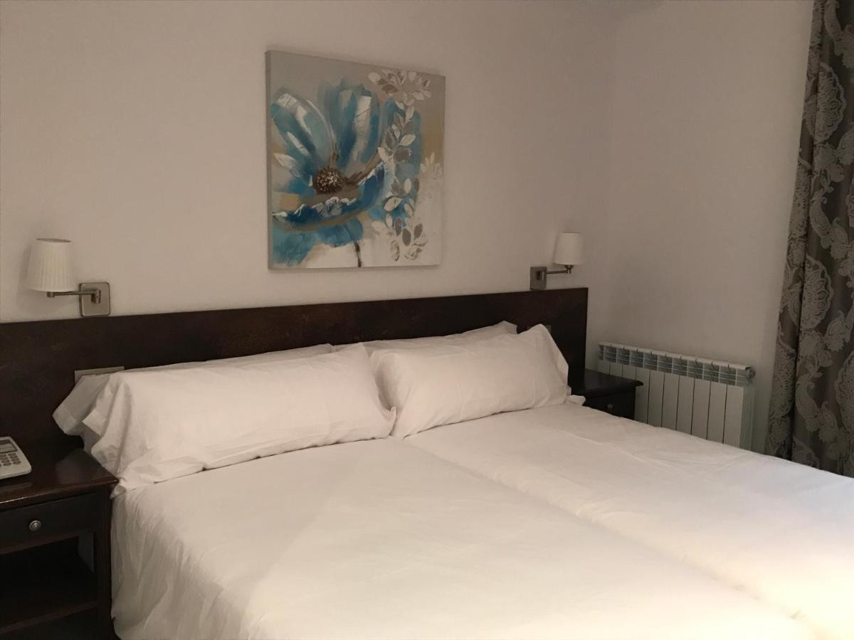 Aston Hotel 3*