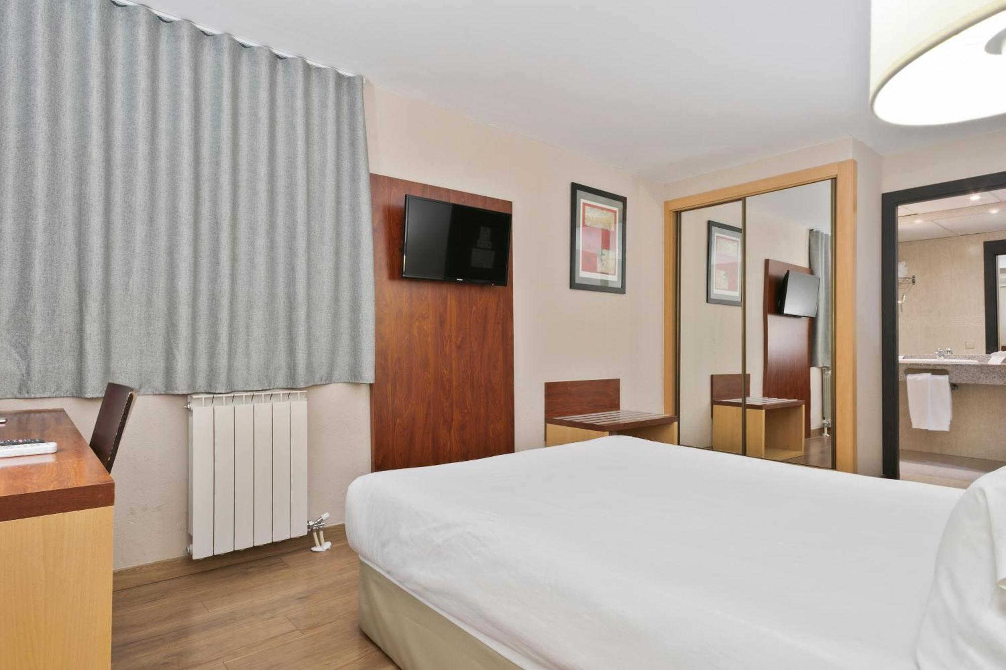 Center Hotel 4*