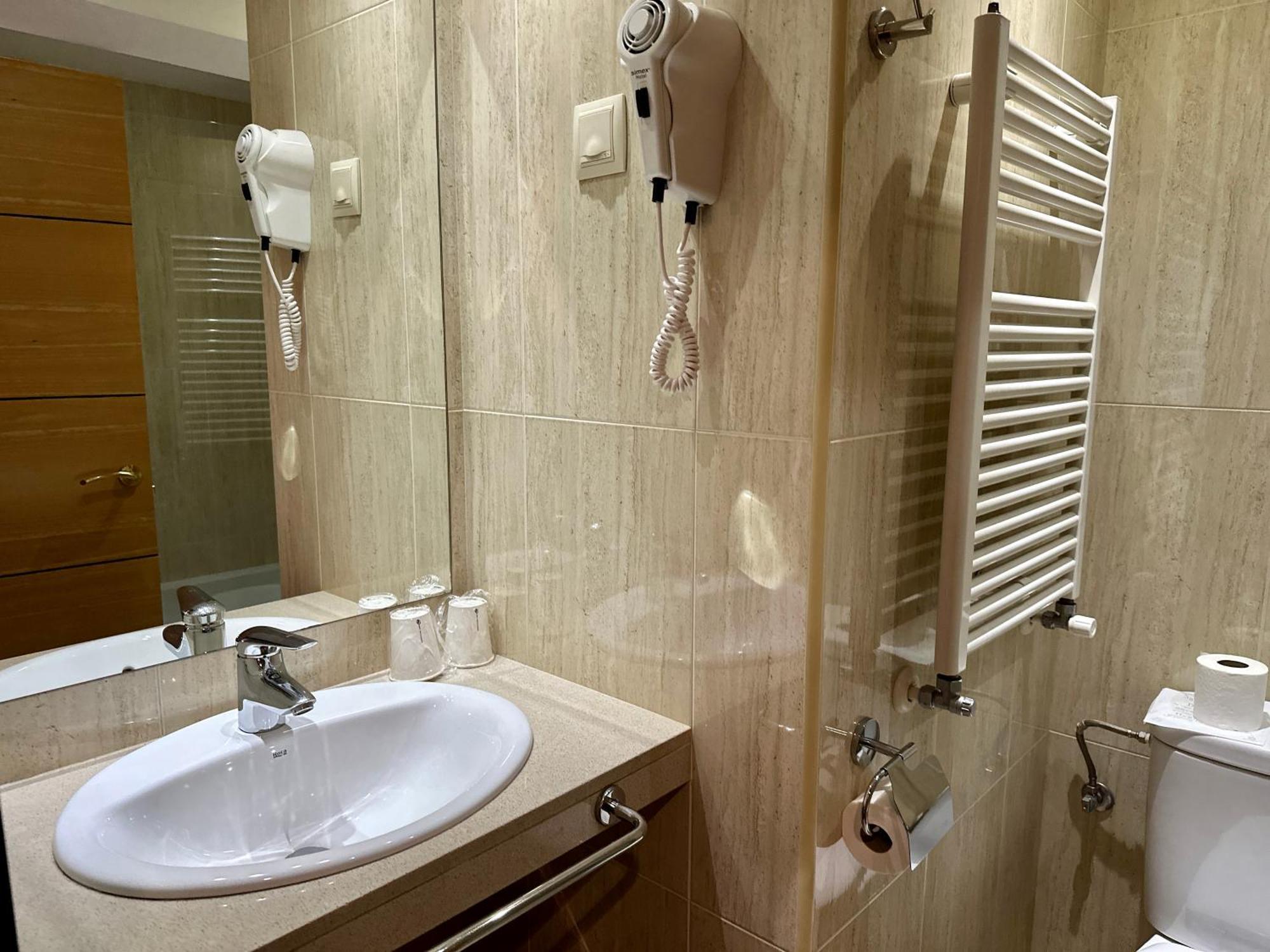 Micolau Hotel 2*