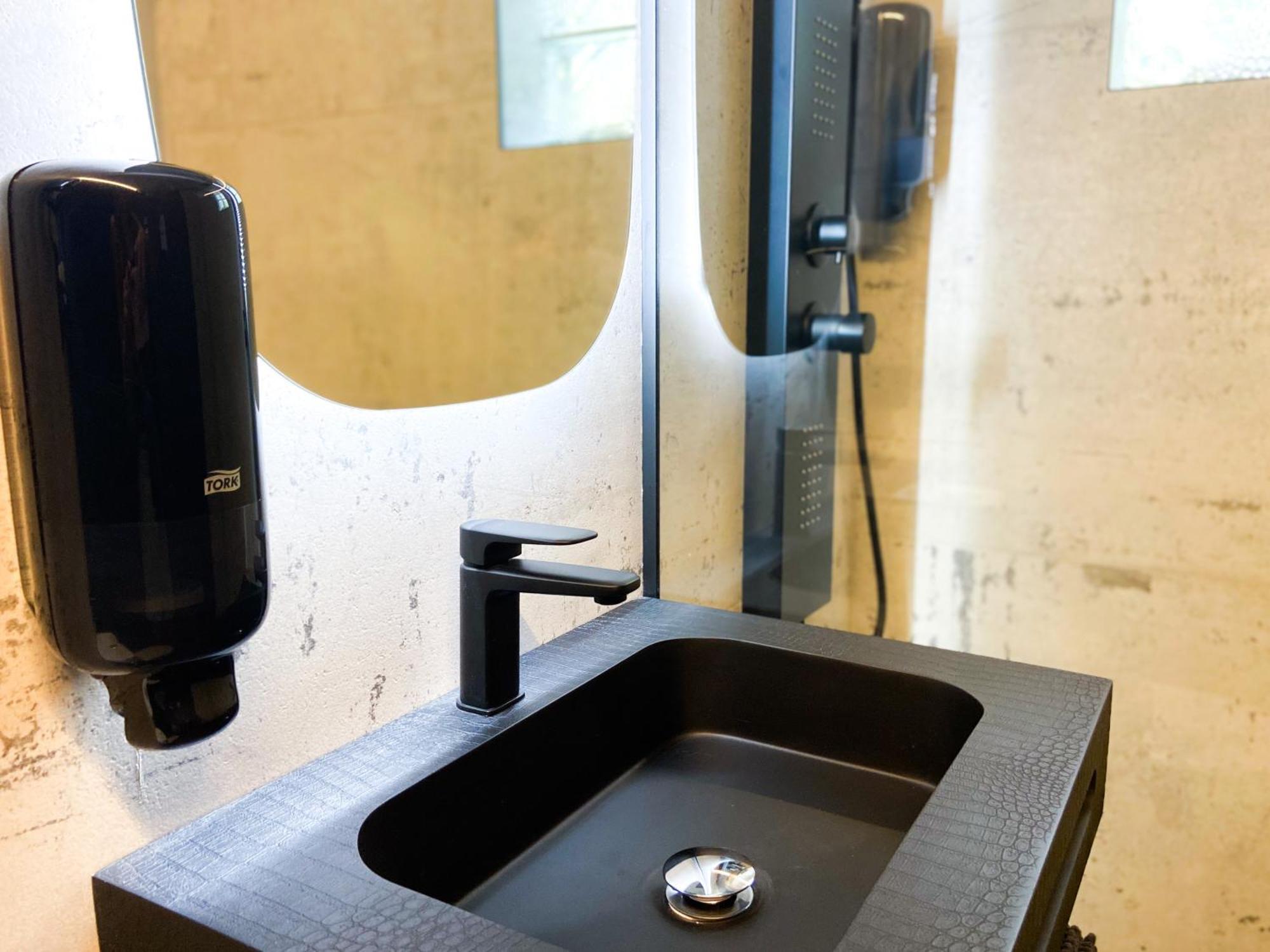Modern Black Penthouse En Valle De Incles - Parking Gratis L By Bonesvacances Apartamento Canillo
