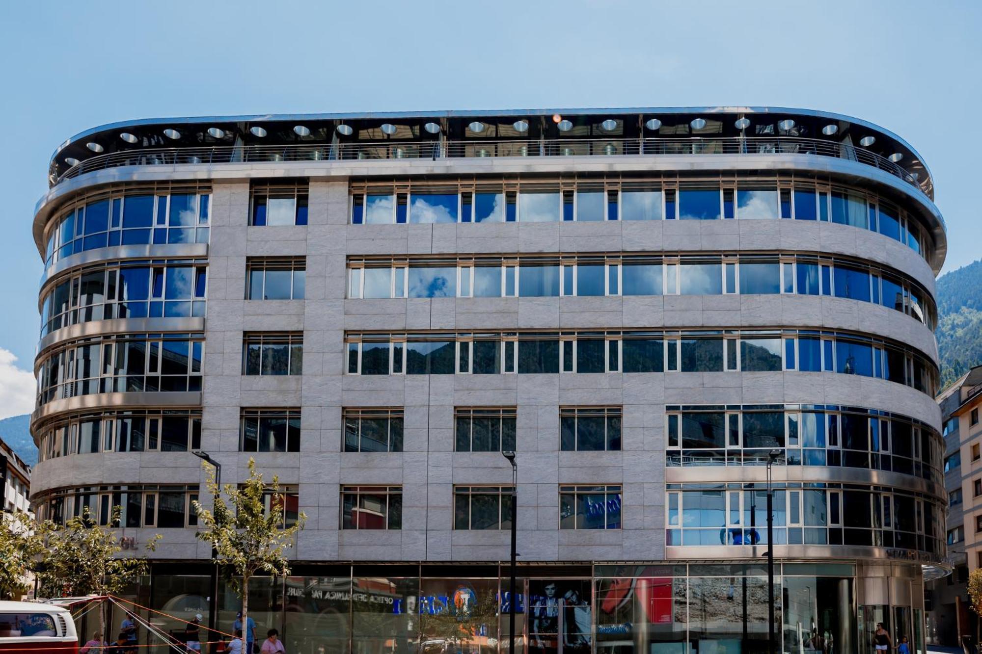 Starc By Pierre & Premium Hotel