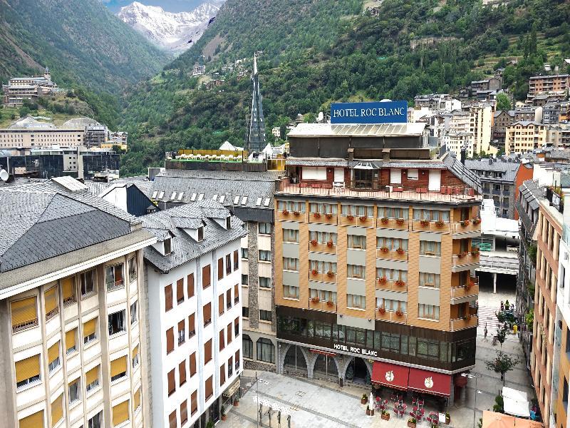 Hotel Roc Blanc & 4*