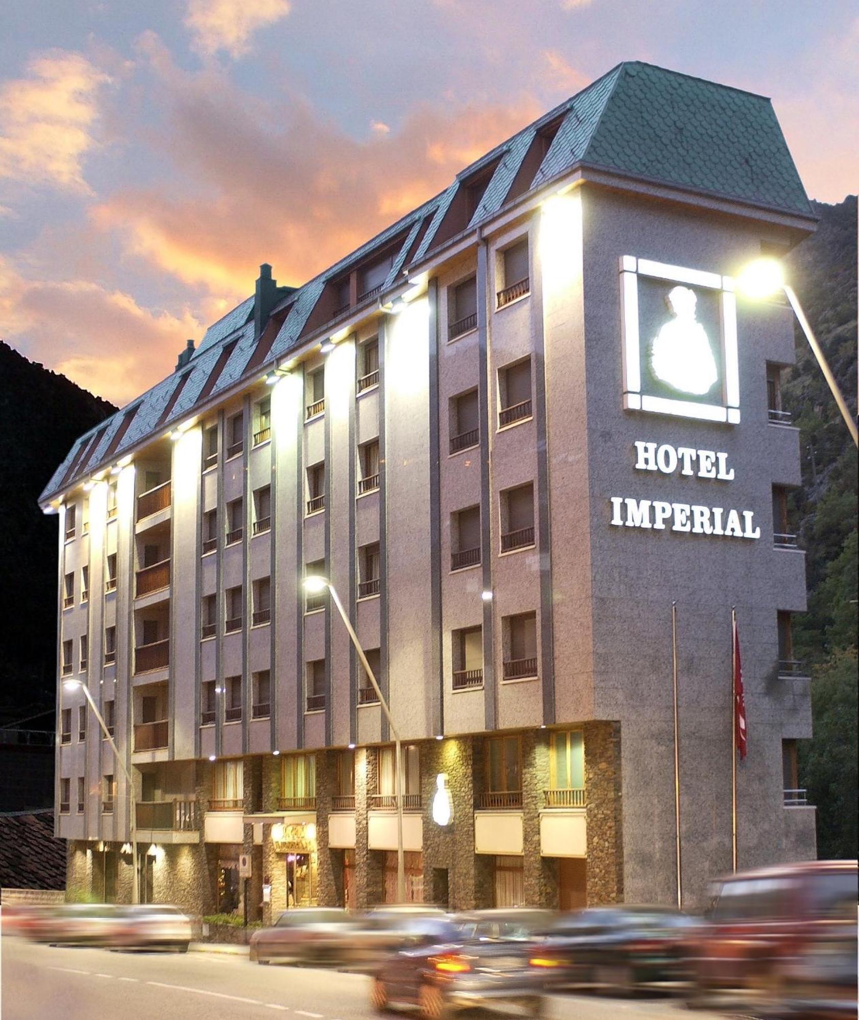 Yomo Imperial Hotel 3*