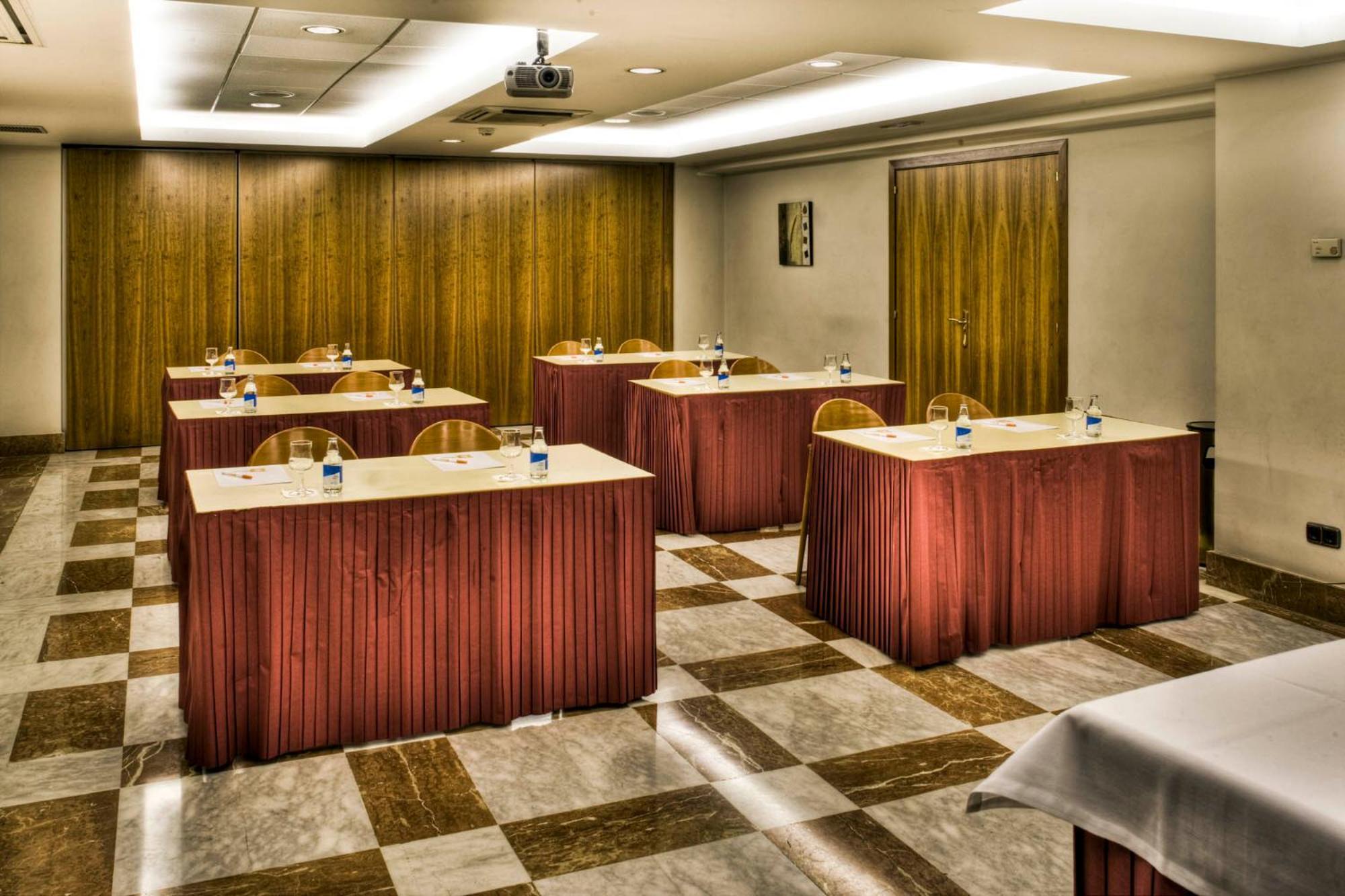 Zenit Diplomatic Hotel 4*
