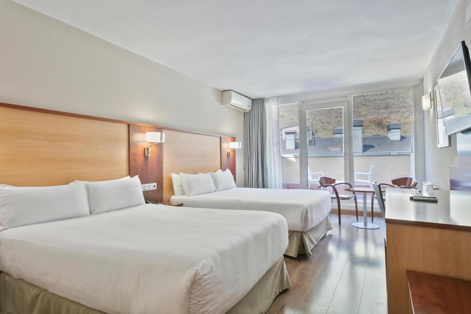 Hotel Center 4*