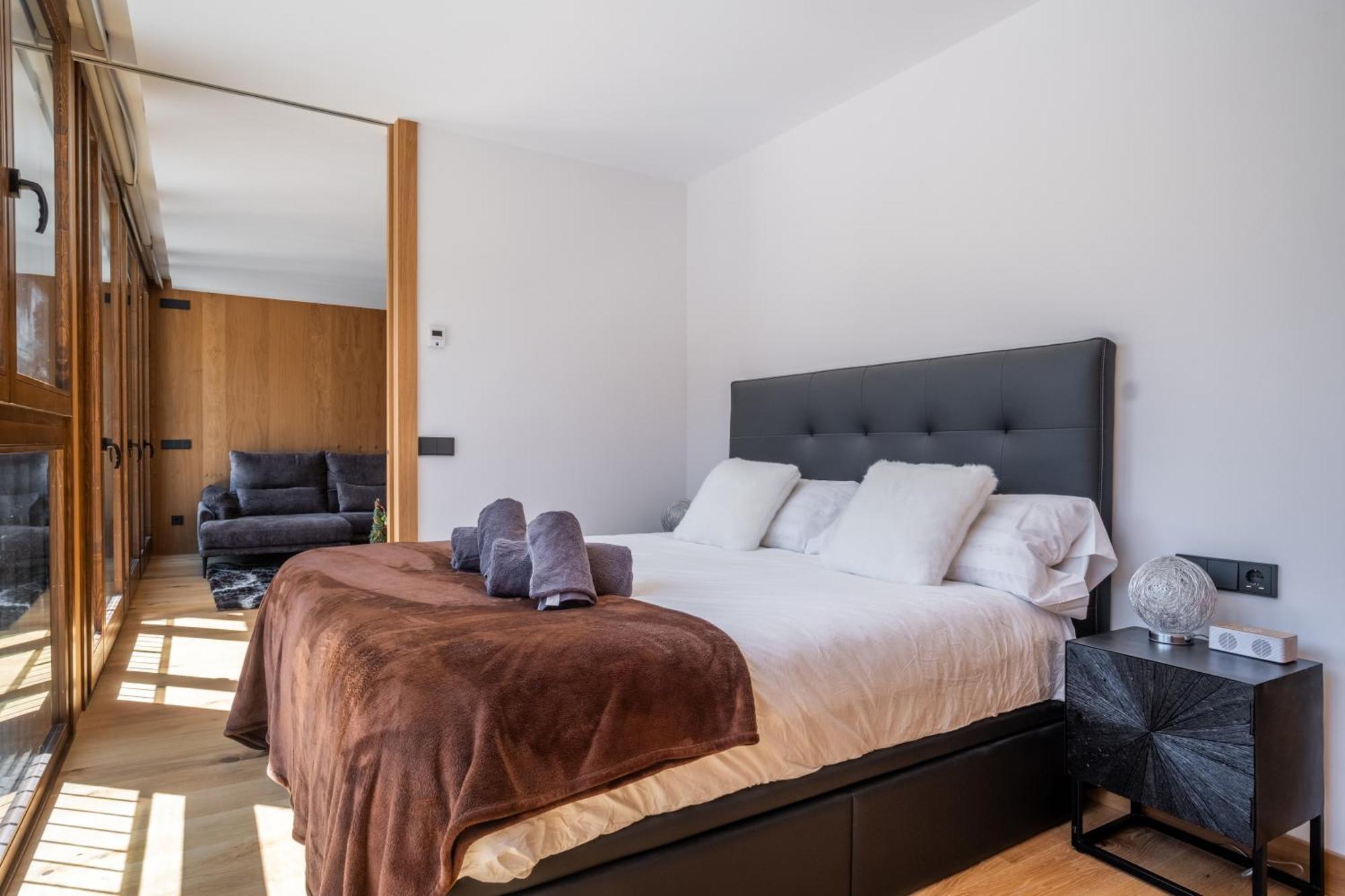 Isard Homes By Select *