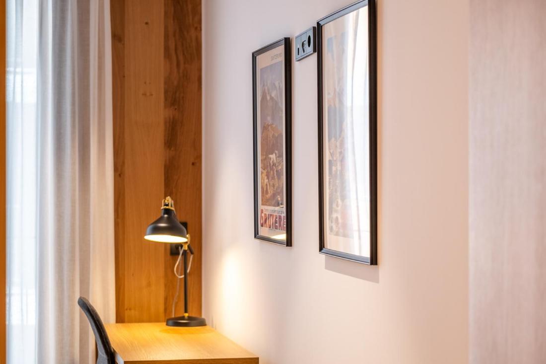 Isard Homes & By Select Apartament *