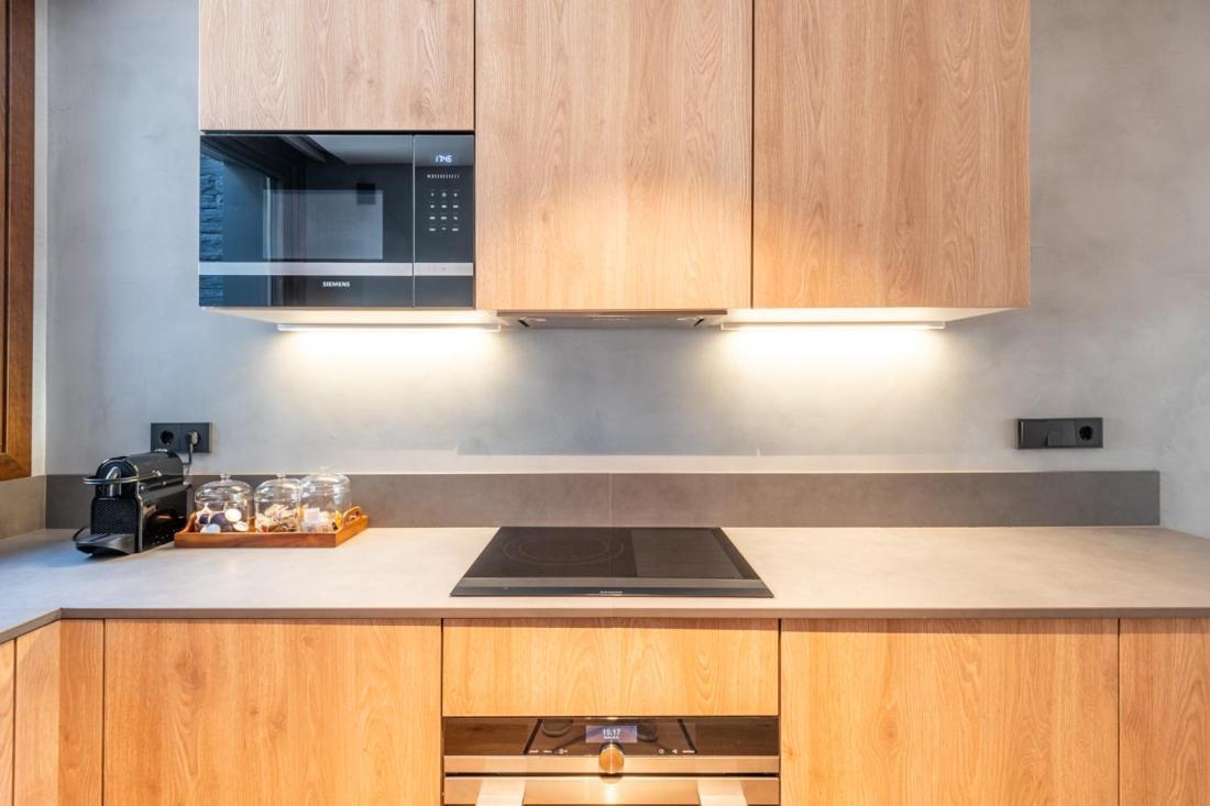 Isard Homes & By Select Apartament *