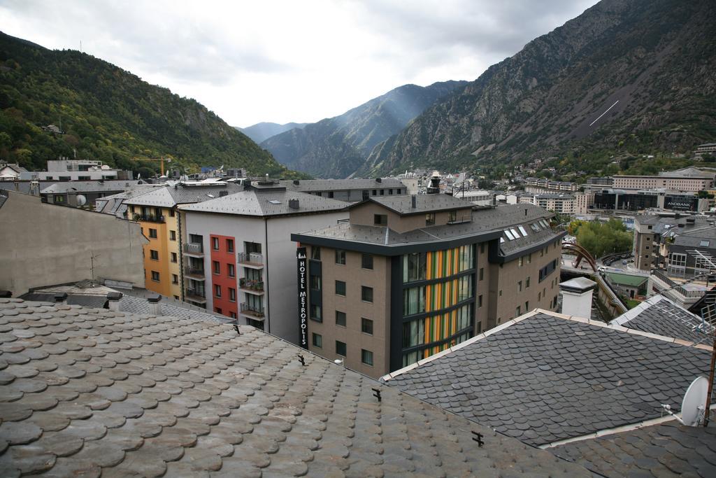 Metropolis Hotel