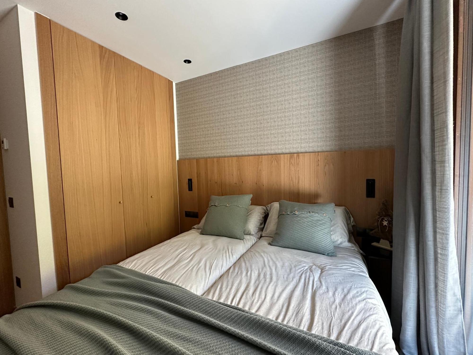 Isard Homes By Select Apartment