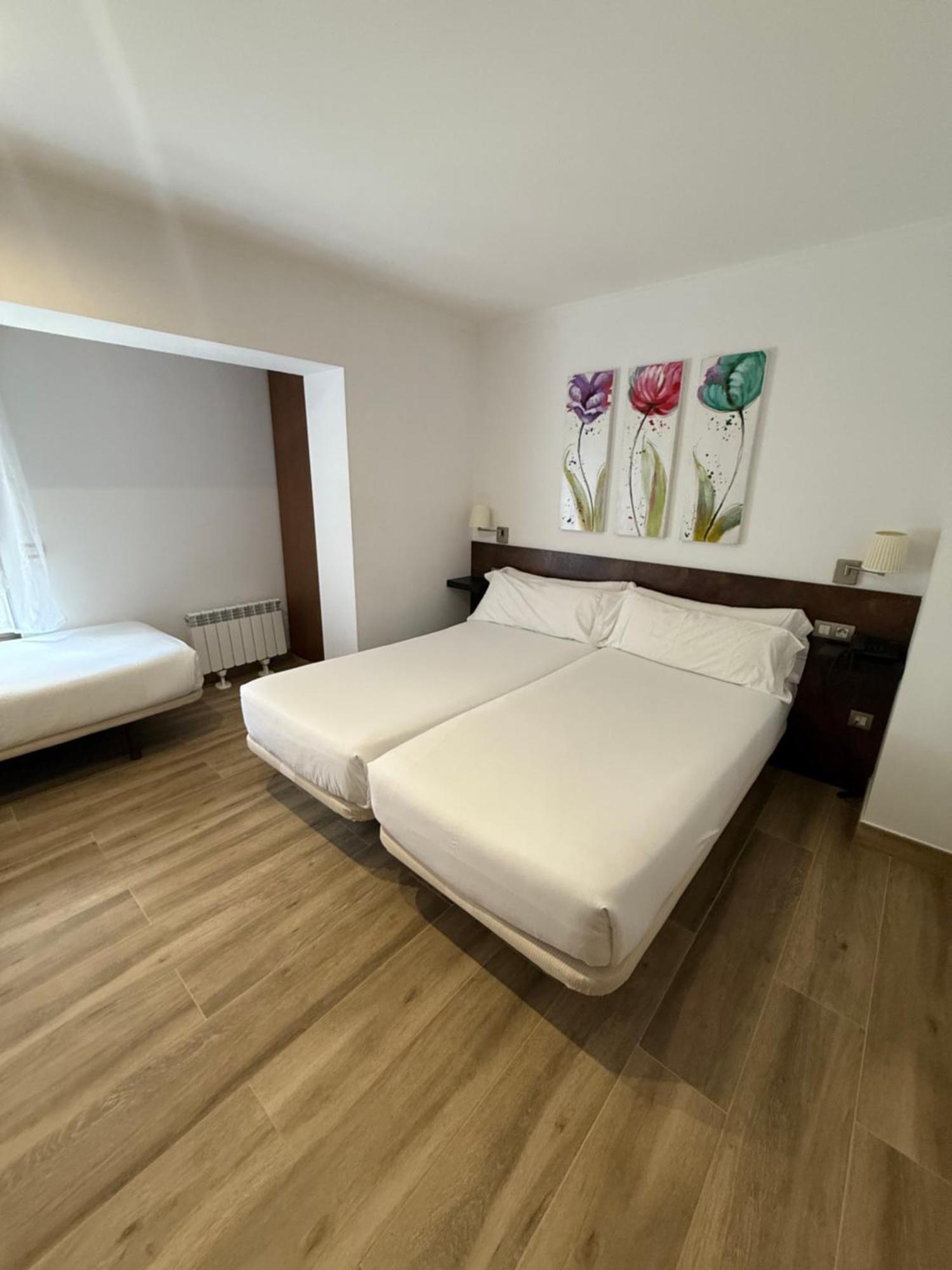 Aston Hotel 3*