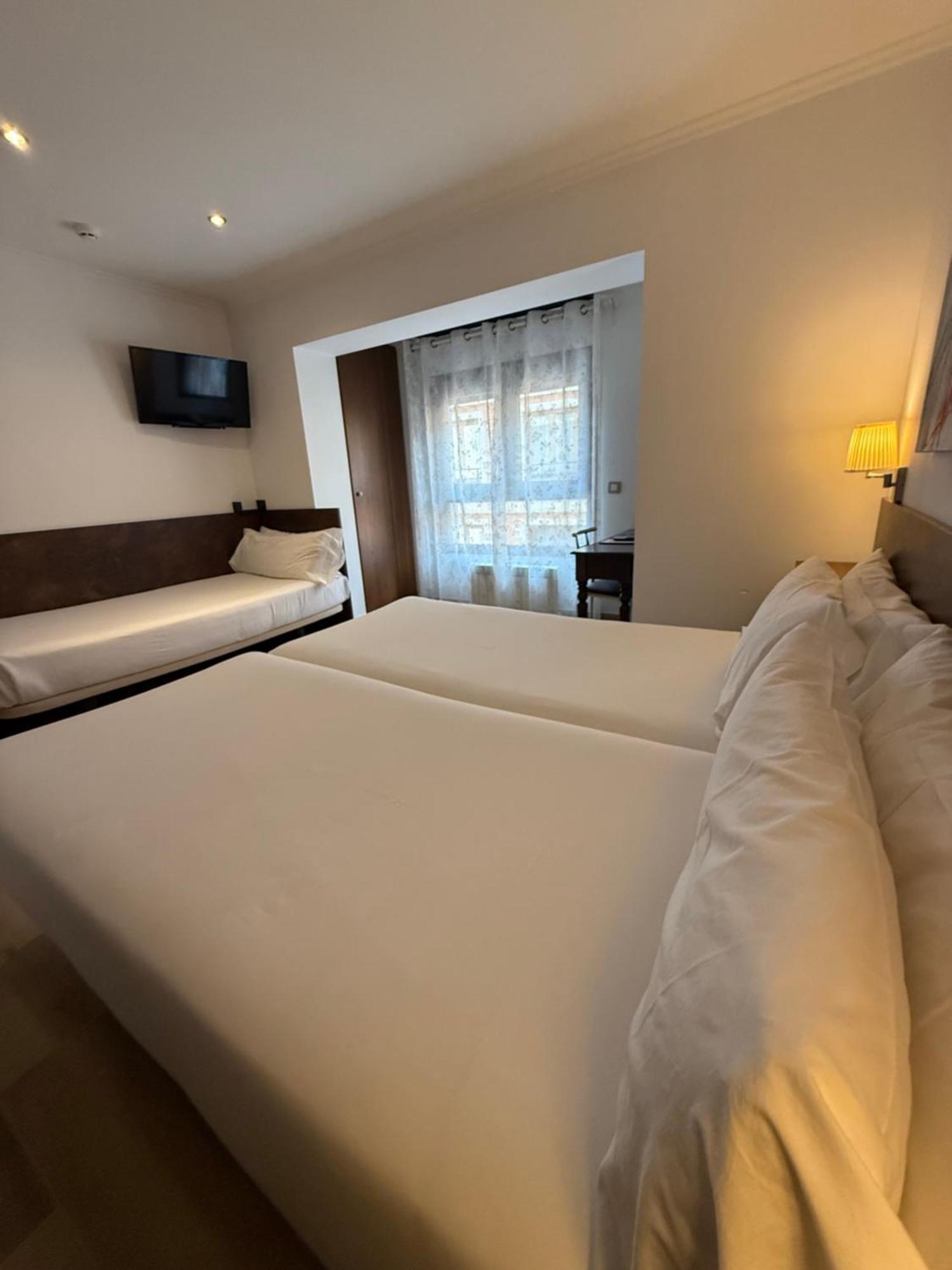 Aston Hotel 3*