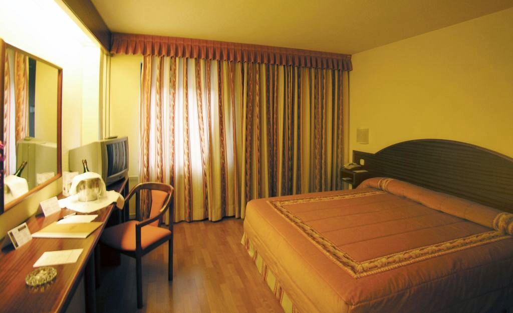 Metropolis Hotel
