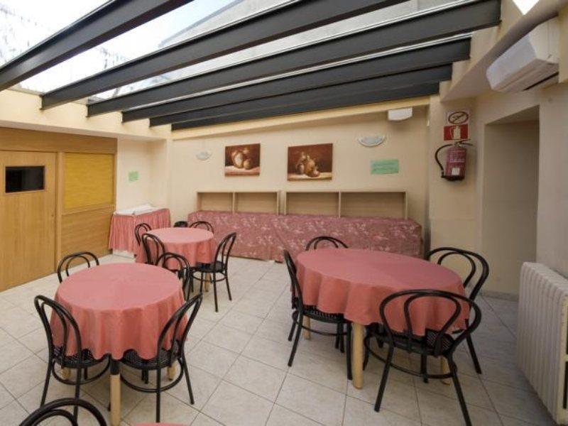 Hotel Somriu M28