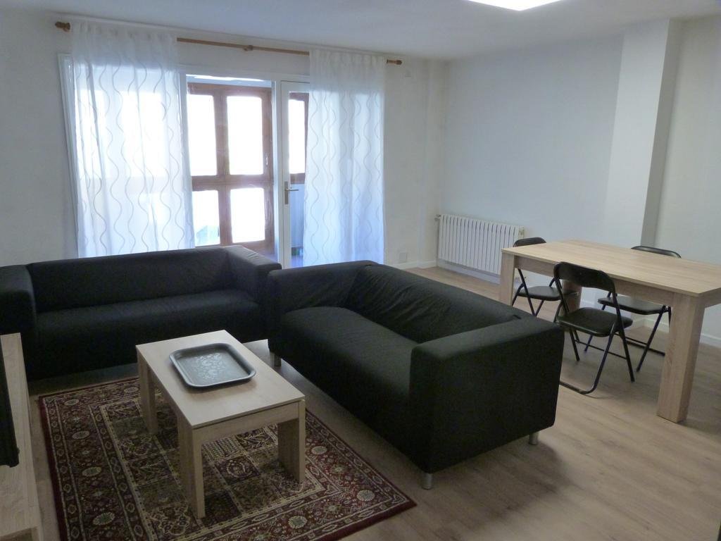 Palau-vacances Pirinenca Apartment *