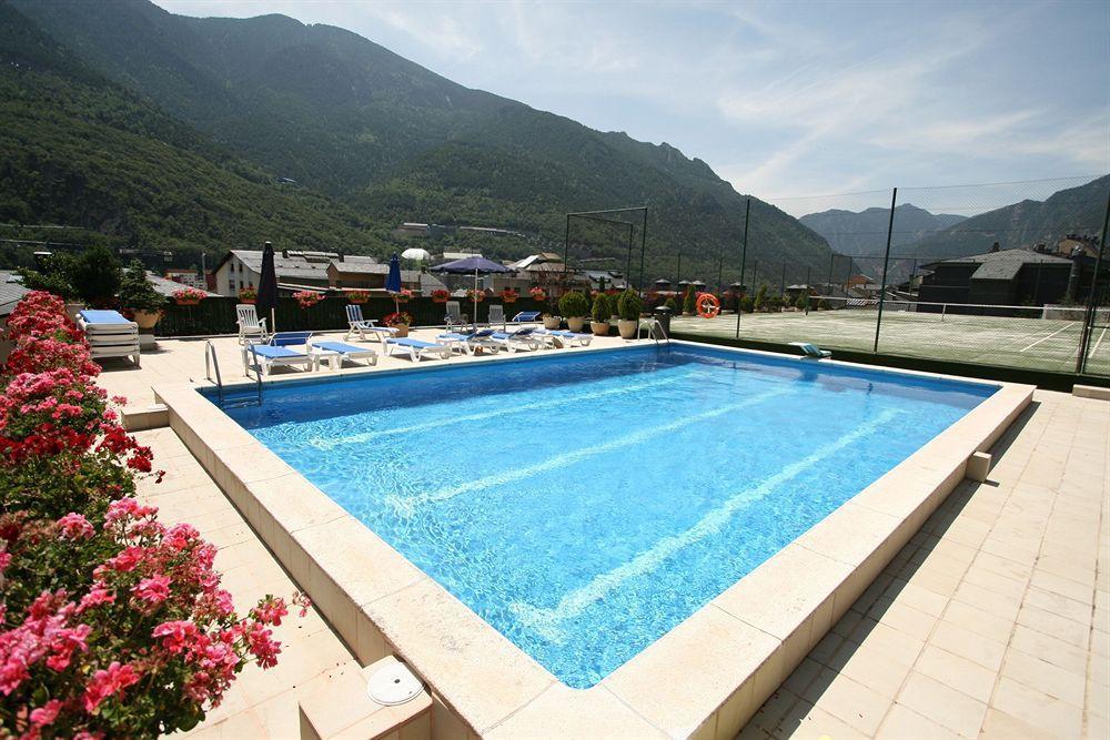 Pyrenees Hotel 3*