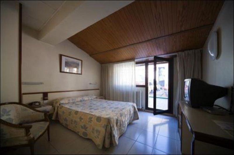 Somriu M28 2* Andorra la Vieja