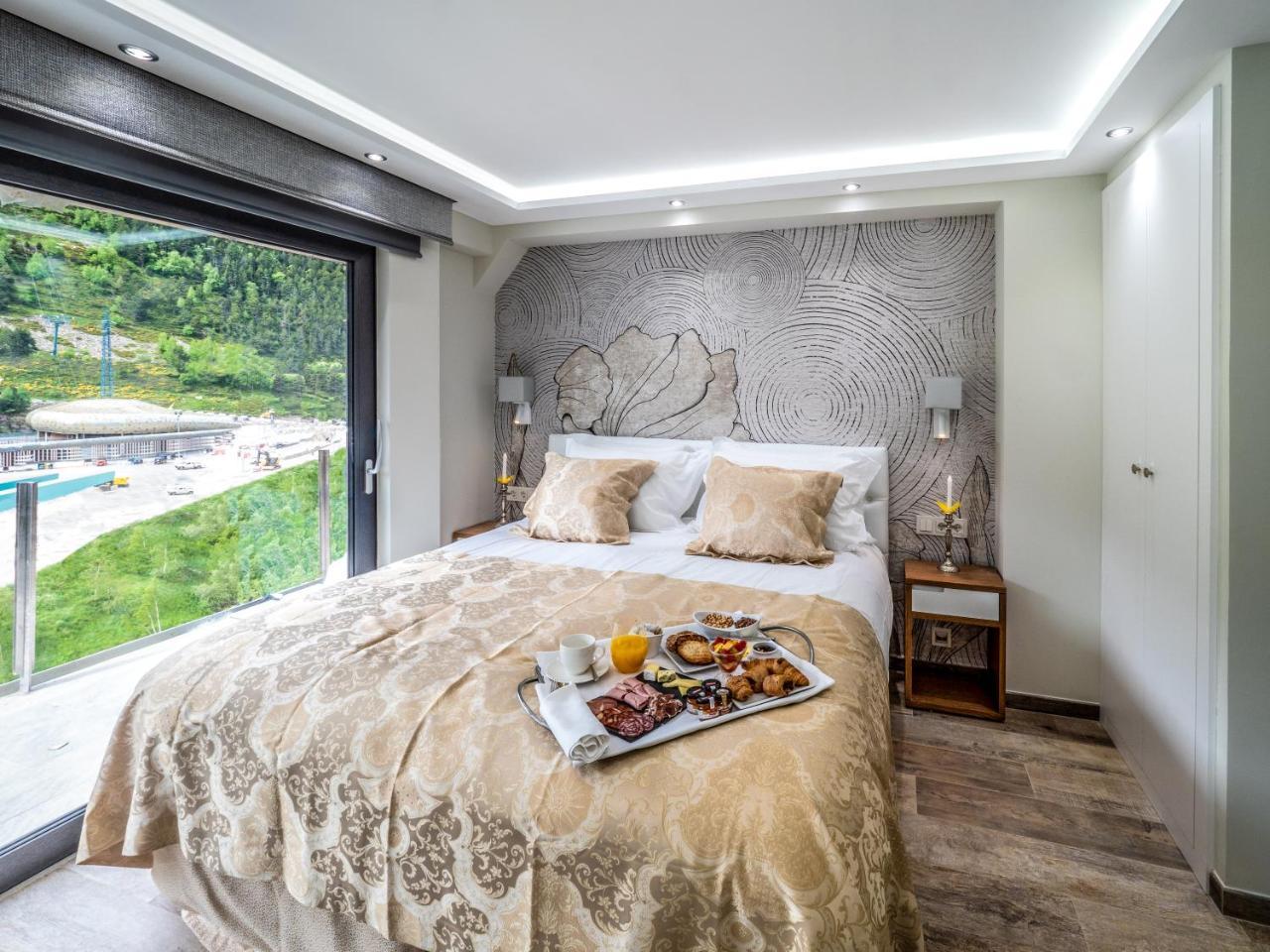 Apartahotel Esquirol