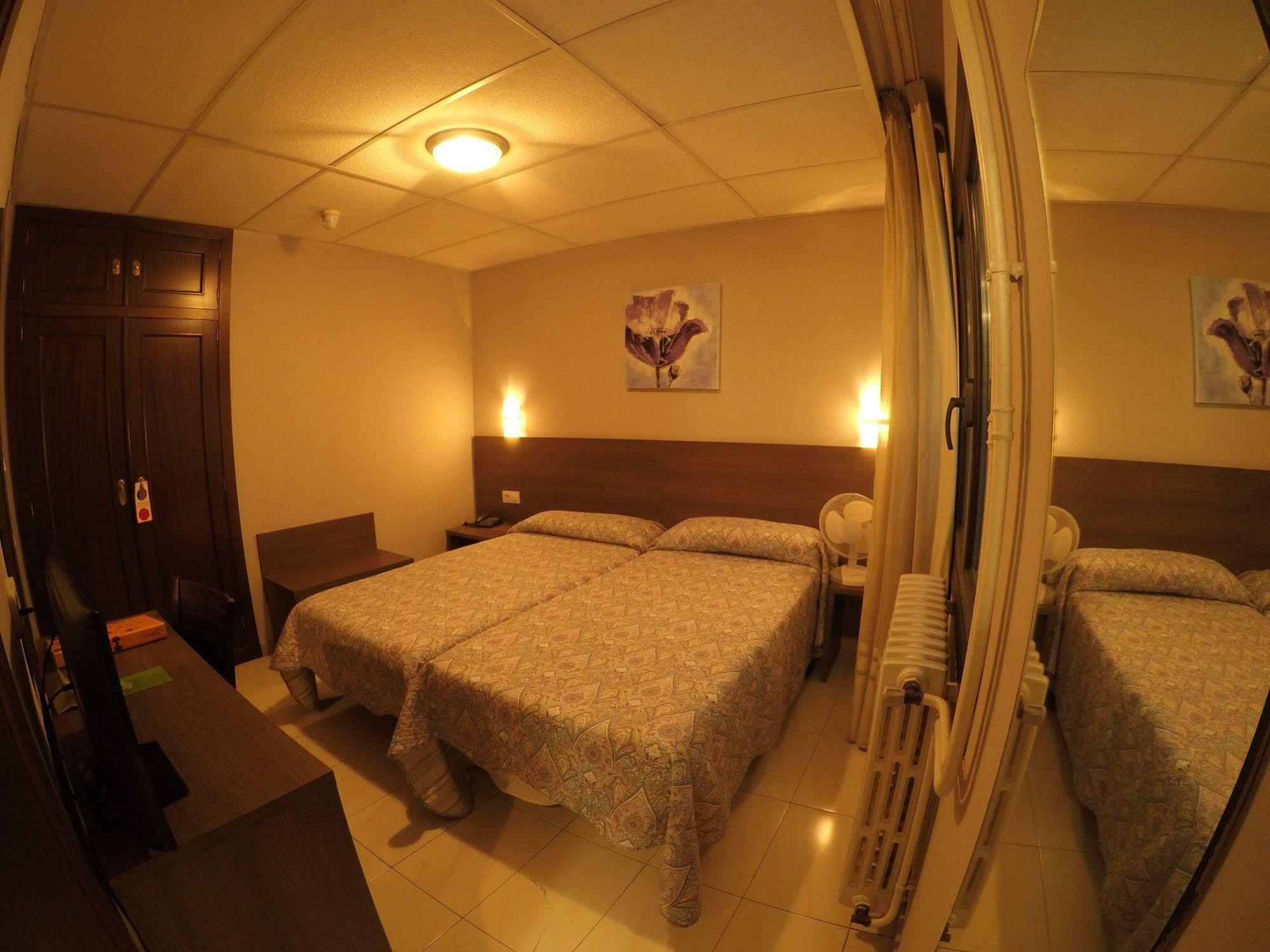 Hotel Somriu M28 2*