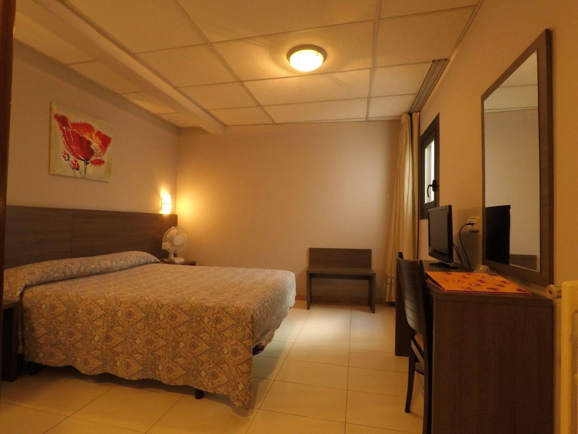 Somriu M28 Hotel Andorra la Vieja