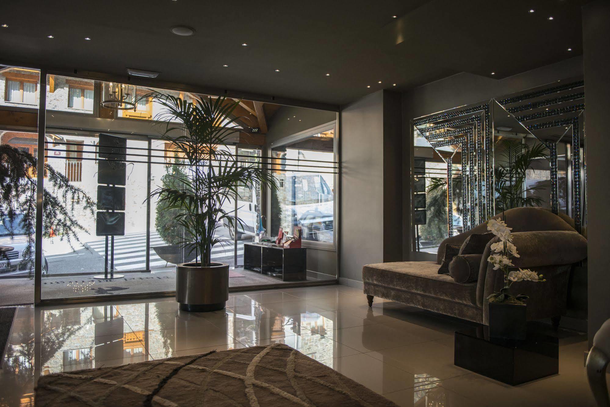 Hotel & Bringue 4*