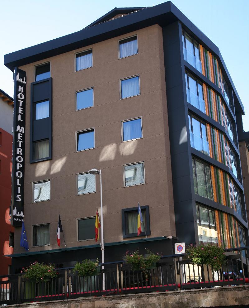 Metropolis Hotel