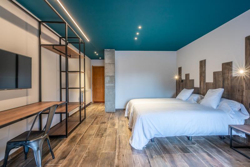 Crest Hotel 3*