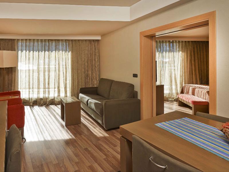 Hotel Nh 4*