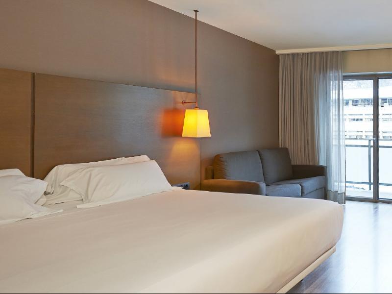 Hotel Nh 4*