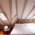 Hotel De L\'Isard