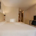 Hotel Encamp
