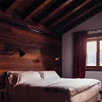 L\'Ovella Negra Mountain Lodge