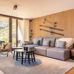 Isard Homes & Spa By Select Rentals