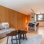 Isard Homes & Spa By Select Rentals