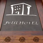 Petit Hotel