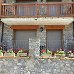 Bosquet 1 Hut 7670