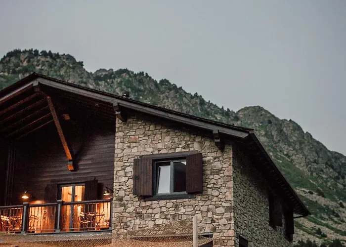 L\'Ovella Negra Mountain Lodge